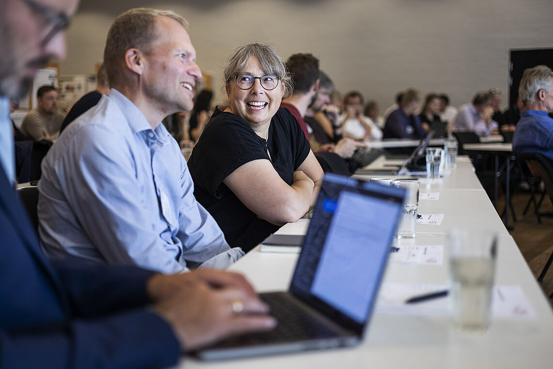 Link til større foto af tilhørere 